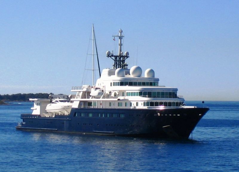 le grand bleu yacht charter